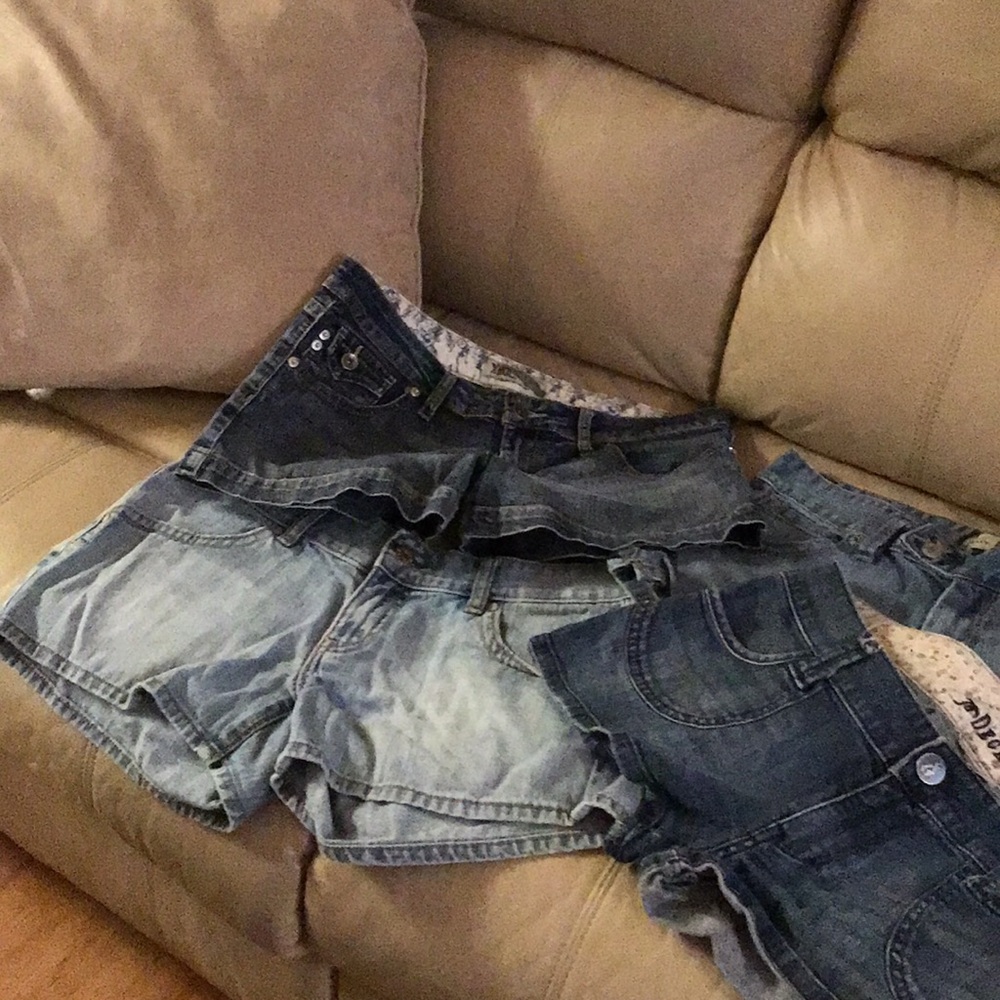 4. Pair of short shorts (SOLD) - Picture 2 of 2